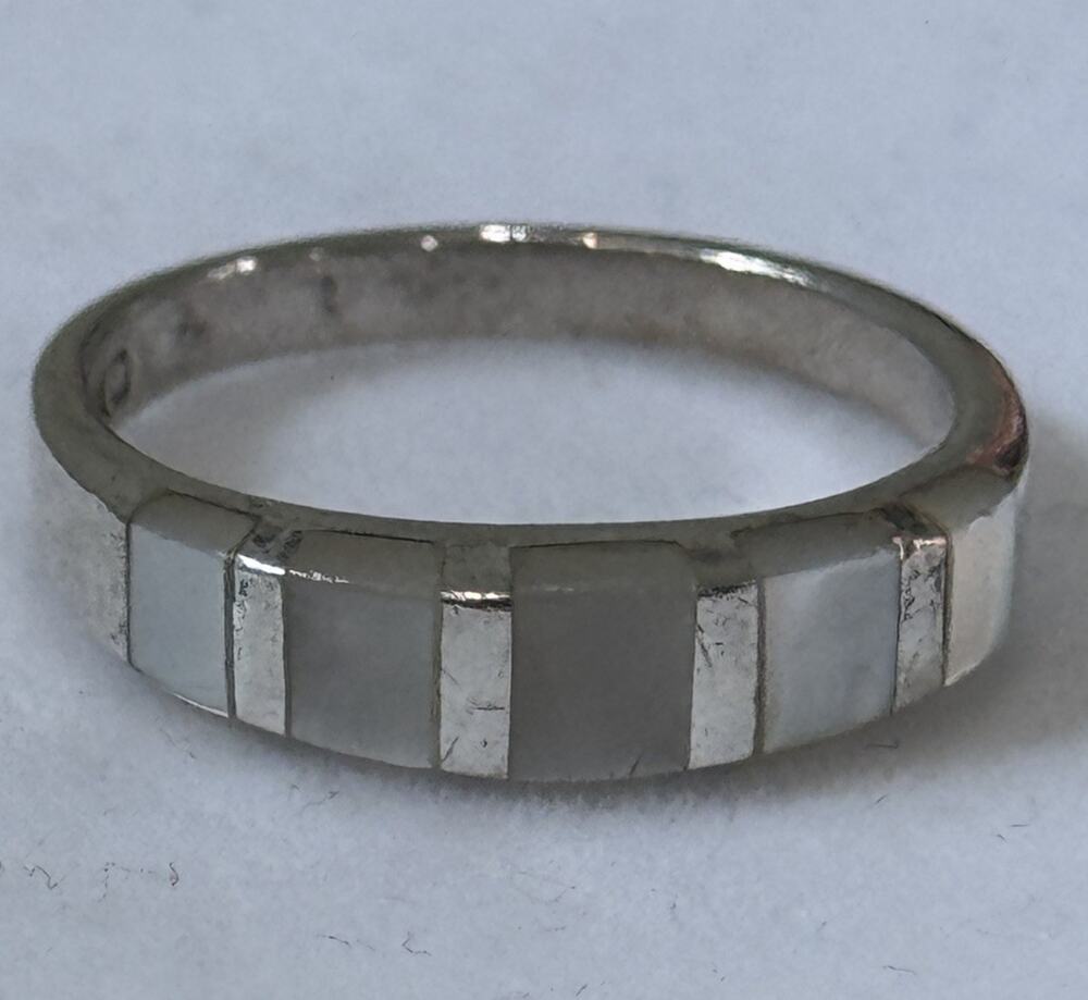 Vintage 925 Mother of Pearl Inlay 925 IND Sterling Silver Band Ring Size 9.5